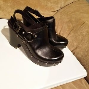 Korks..studded and cool..size 6